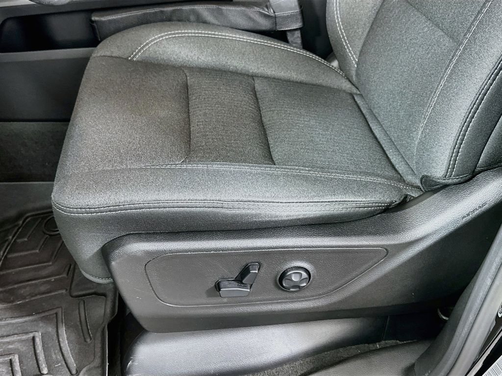 Thumbnail: 2019 RAM 1500 - 19