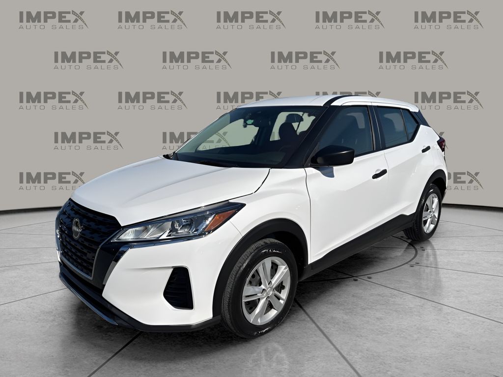 2024 Nissan Kicks S's photo