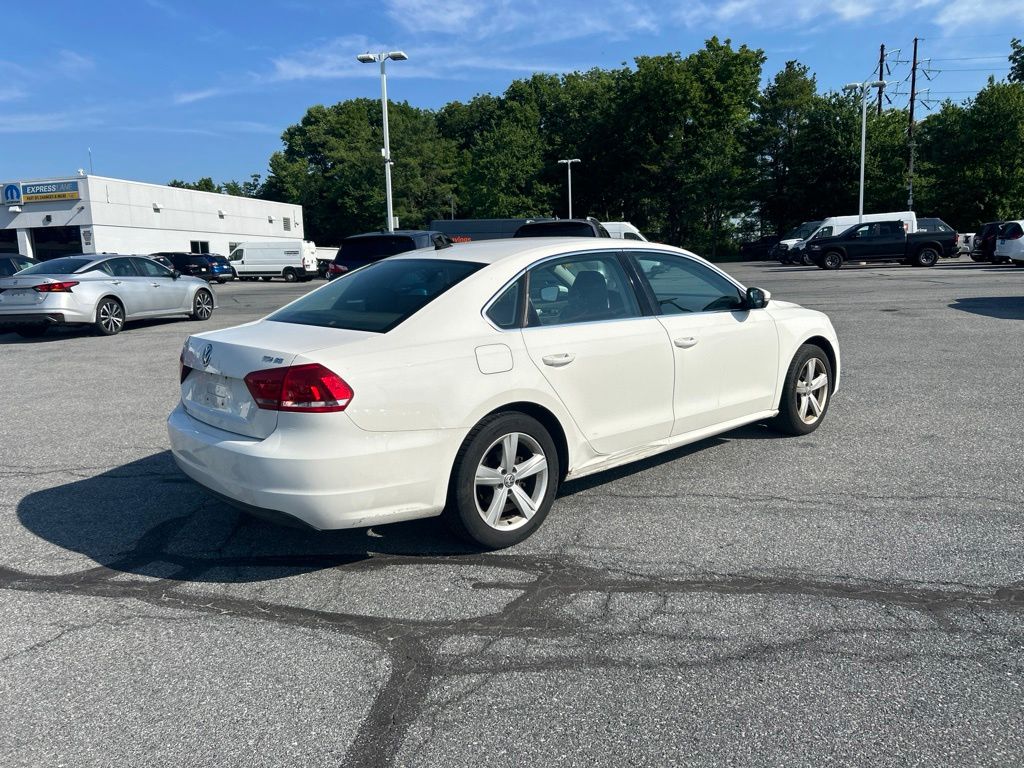 2013 Volkswagen Passat — photo 5