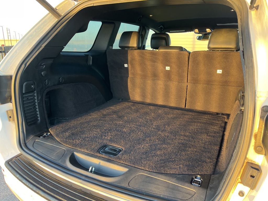 Thumbnail: 2017 Jeep Grand Cherokee - 8