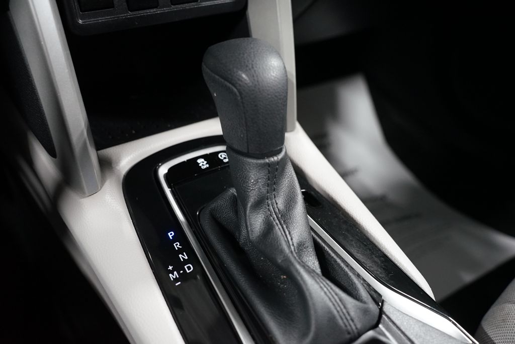 Thumbnail: 2025 Toyota Corolla Cross - 21