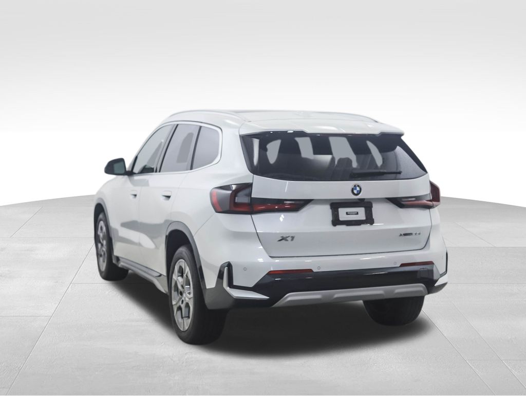 Thumbnail: 2023 BMW X1 - 3