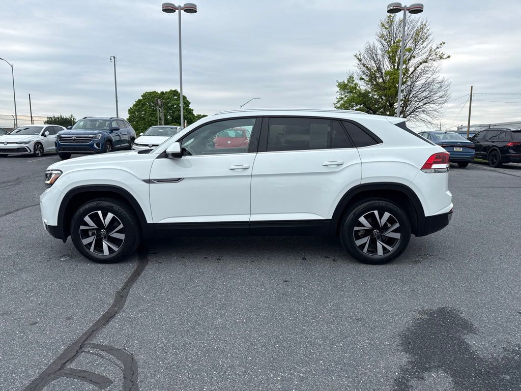 2023 Volkswagen Atlas Cross Sport 2.0T SE White at Sutliff Volkswagen