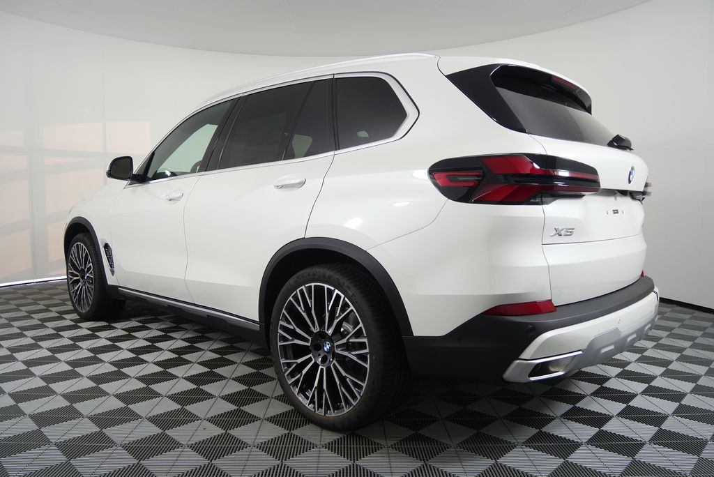 Thumbnail: 2026 BMW X5 - 5