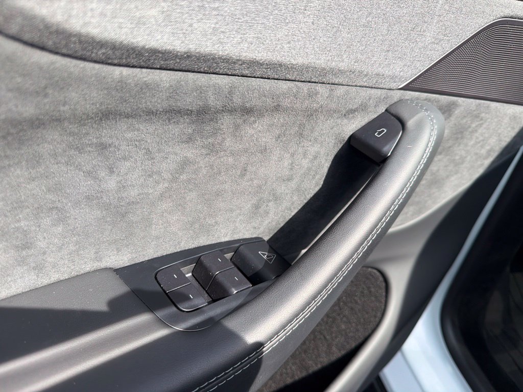 Thumbnail: 2026 Tesla Model Y - 27