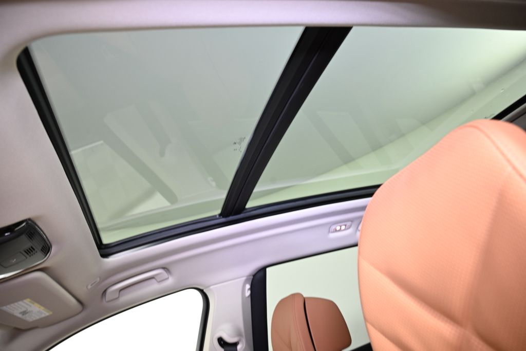 Thumbnail: 2026 BMW X7 - 20
