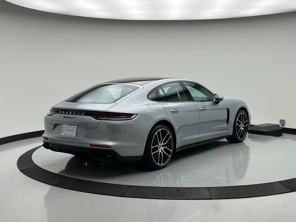 2023 Porsche Panamera 4 9