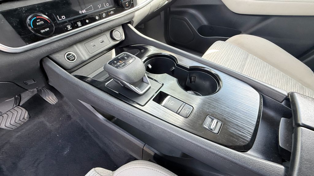 Used 2023 Nissan Rogue SV 4D Sport Utility