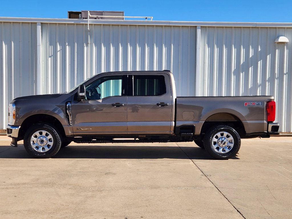 2023 Ford F-250SD XLT 4