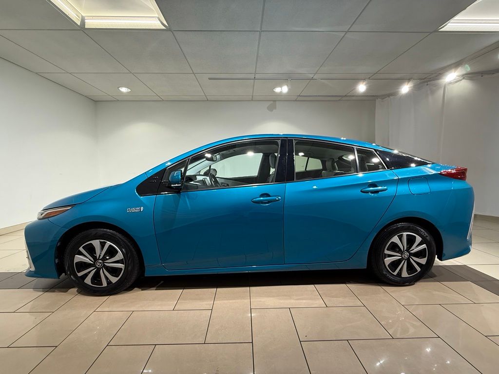 Thumbnail: 2017 Toyota Prius Prime - 2