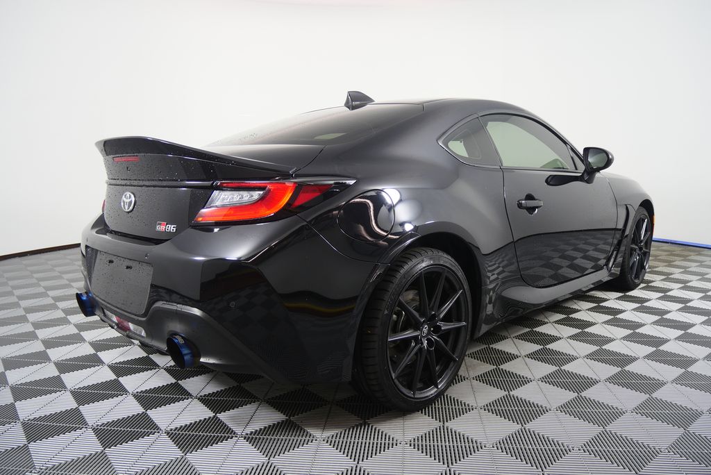Thumbnail: 2024 Toyota GR86 - 3