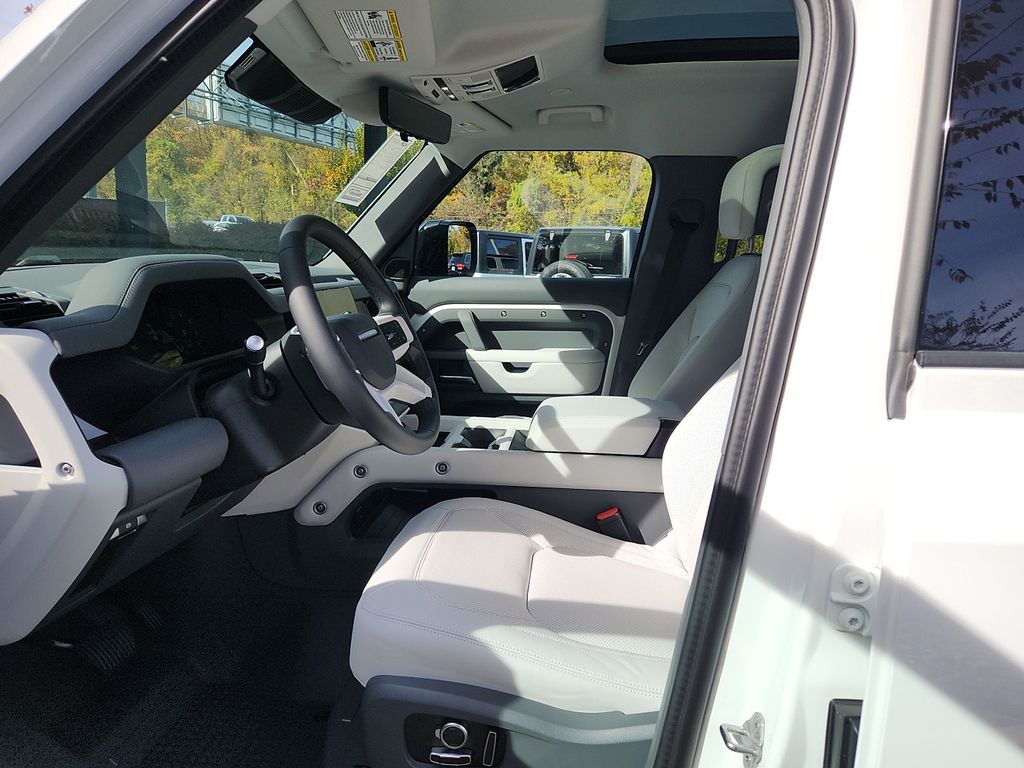 Thumbnail: 2025 Land Rover Defender - 6