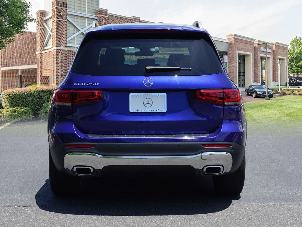 Thumbnail: 2021 Mercedes-Benz GLB - 6