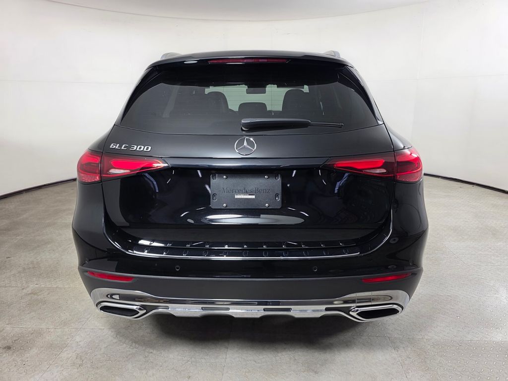Certified Used 2025 Black Mercedes-Benz GLC 300 image 5