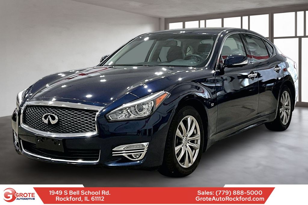 2019 INFINITI Q70 3.7 Luxe RWD
