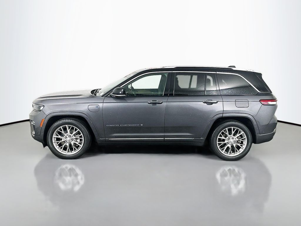 Used 2022 Gray Jeep Summit 4xe image 4