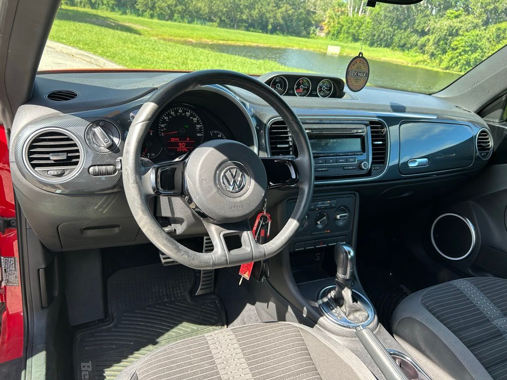 Thumbnail: 2012 Volkswagen Beetle - 12
