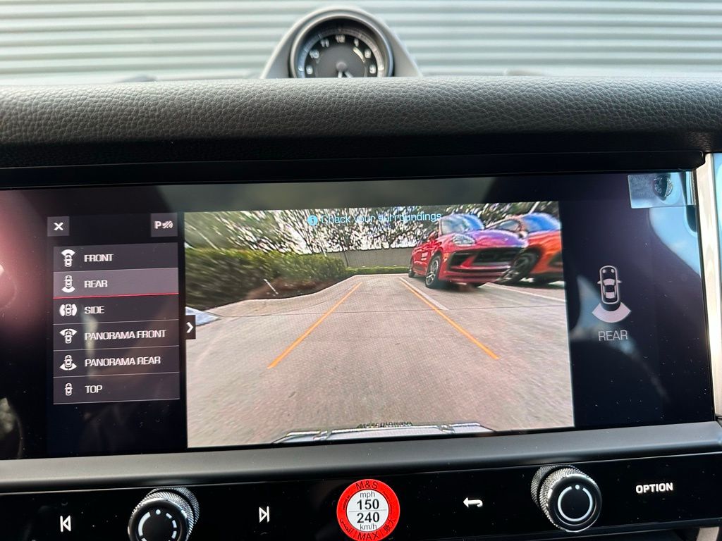 Thumbnail: 2026 Porsche Macan - 30