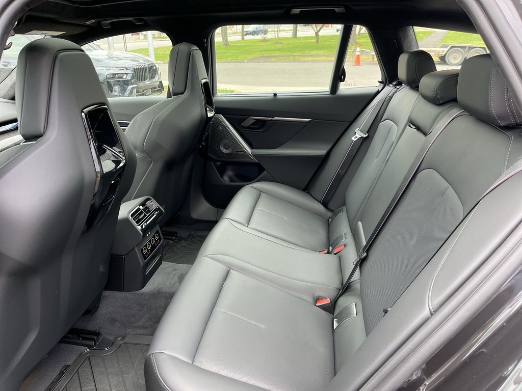 Thumbnail: 2026 BMW M5 - 23