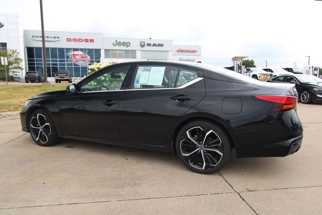 Used 2023 Nissan Altima Sedan