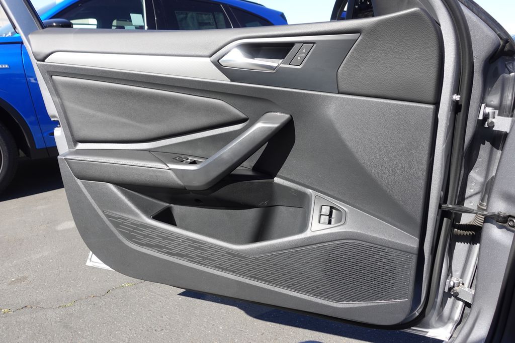 Used 2023 Silver Volkswagen 1.5T Sport image 22