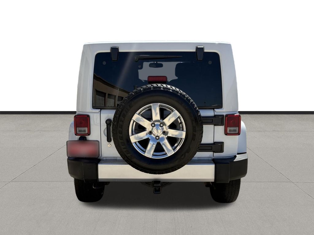 2014 Jeep Wrangler Unlimited Sahara White at Autostrade
