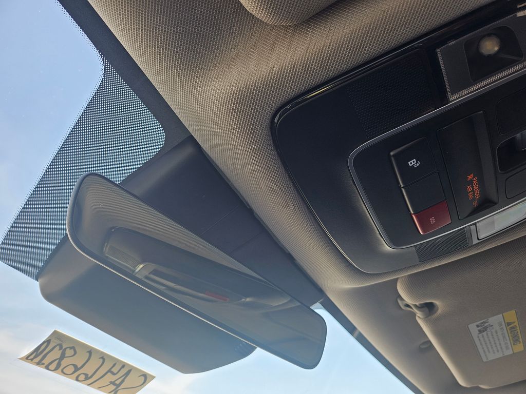 Used 2025 Blue Hyundai SEL Convenience image 33