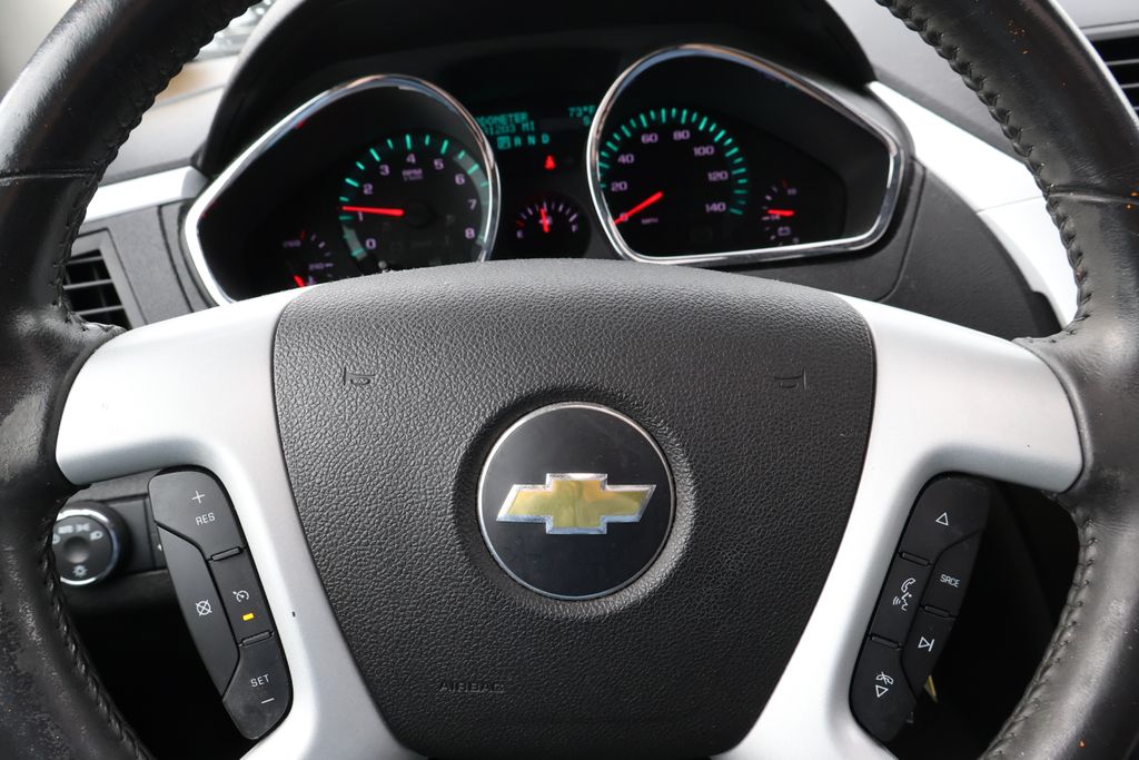 Thumbnail: 2011 Chevrolet Traverse - 20