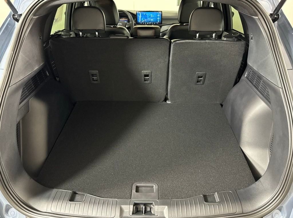 2025 Ford Escape ST-Line photo 17