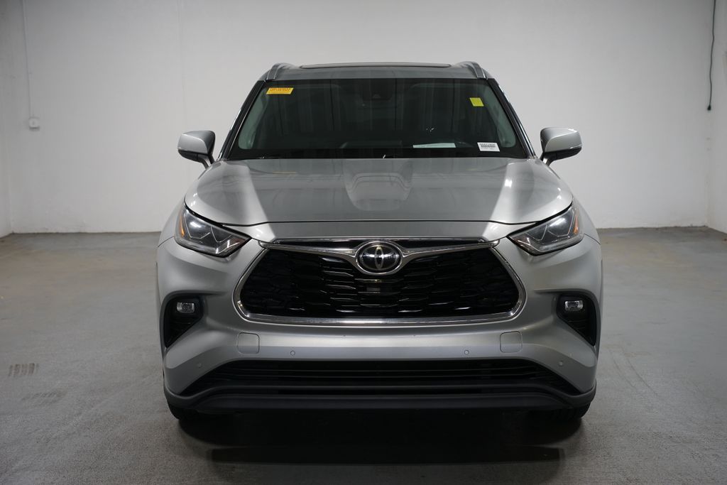Thumbnail: 2020 Toyota Highlander - 2