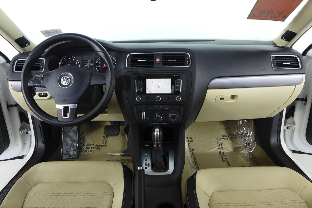 Thumbnail: 2013 Volkswagen Jetta - 25