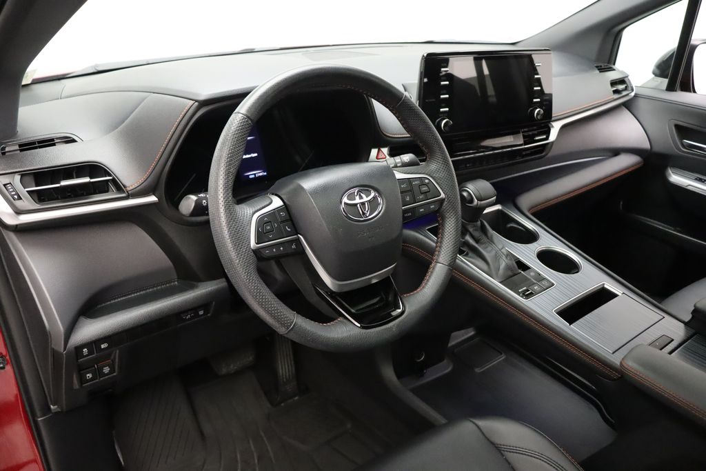 2022 Toyota Sienna XSE 15