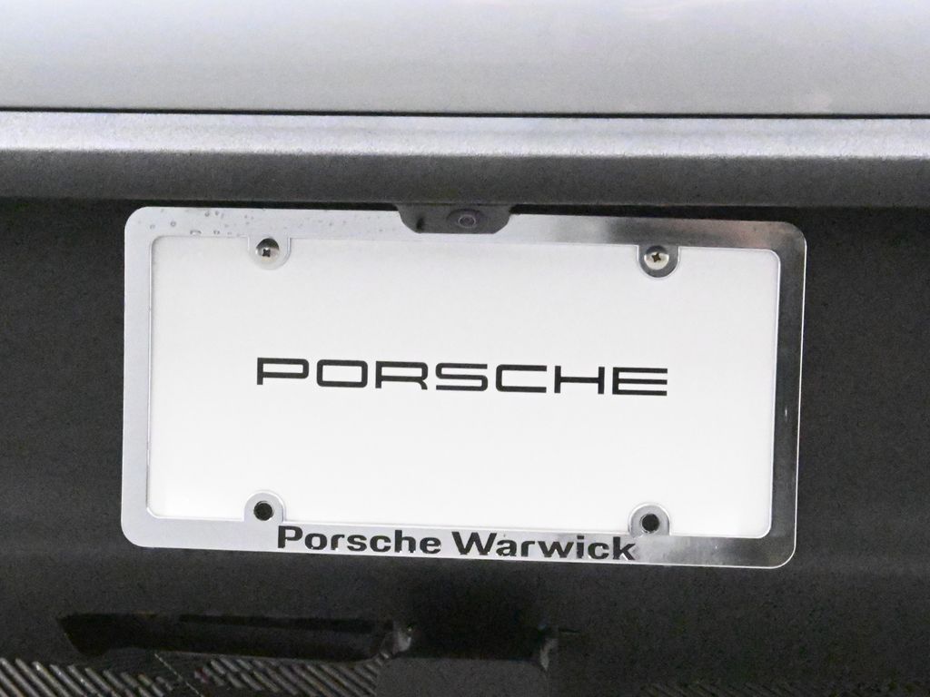 Thumbnail: 2025 Porsche Macan - 15