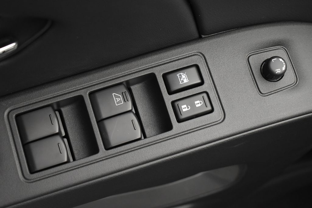 Thumbnail: 2025 Nissan Frontier - 11