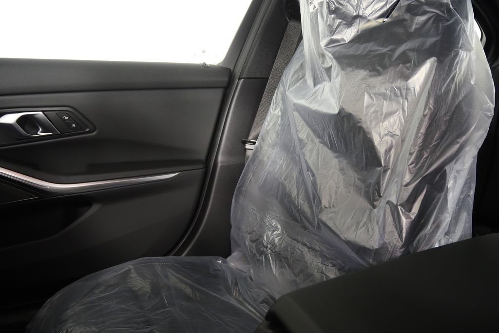 Thumbnail: 2026 BMW 3 Series - 24