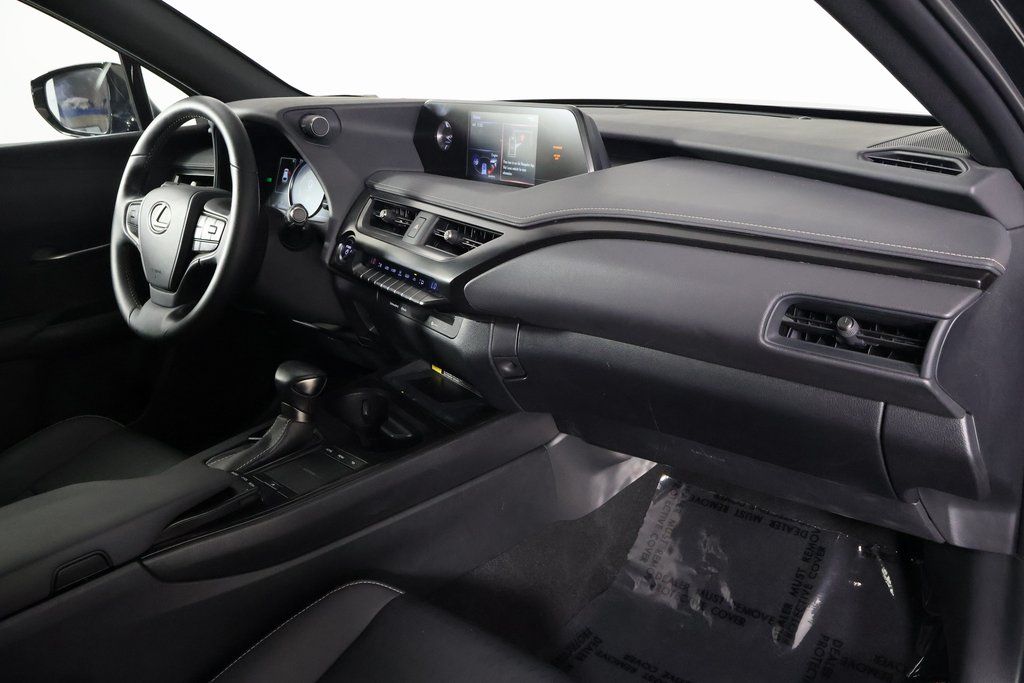 Thumbnail: 2021 Lexus UX - 9
