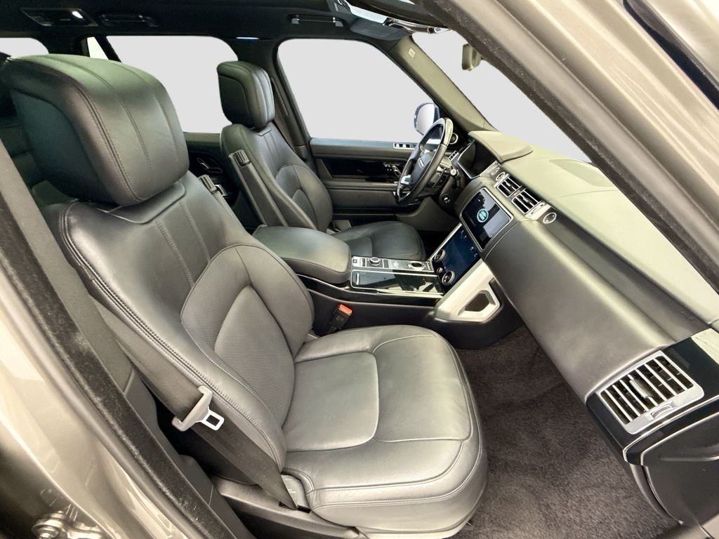 Thumbnail: 2022 Land Rover Range Rover - 19