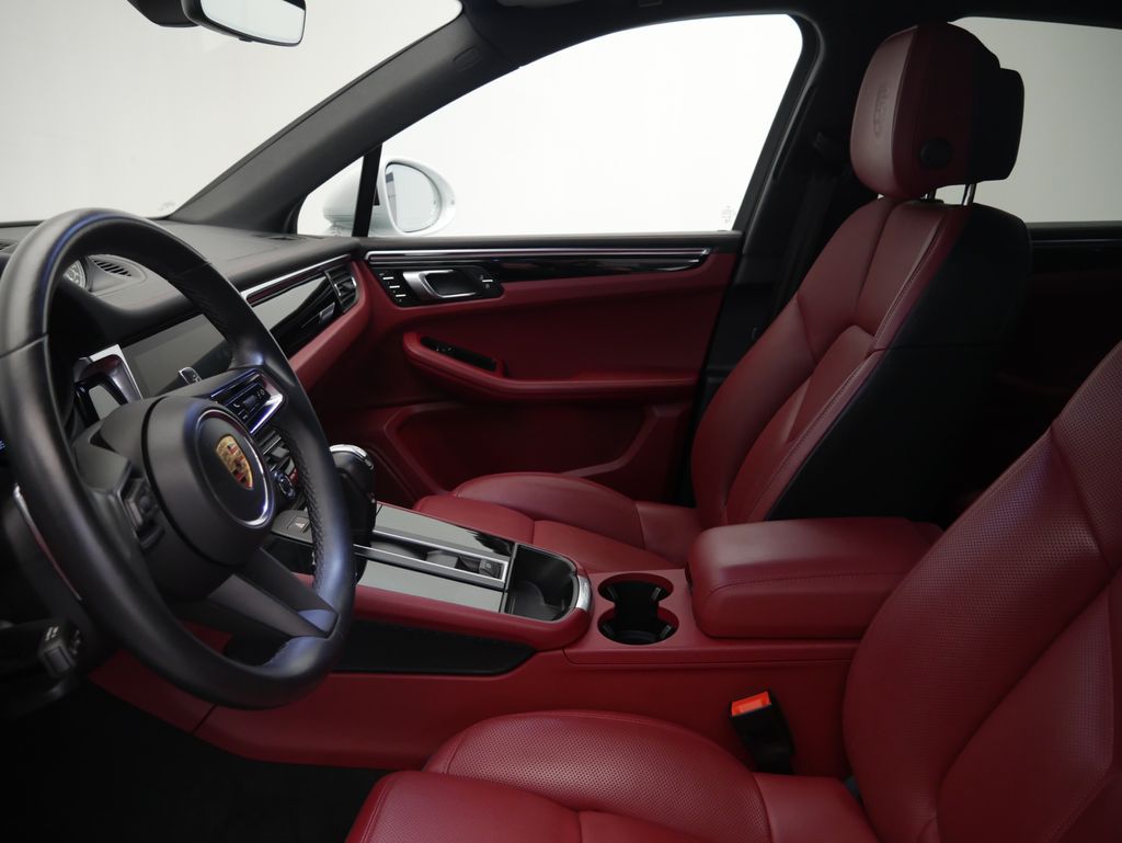 Thumbnail: 2023 Porsche Macan - 5