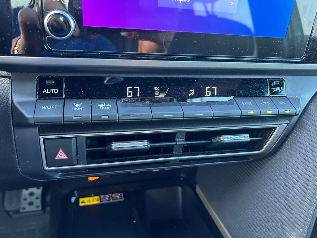 Thumbnail: 2025 Toyota Camry - 25