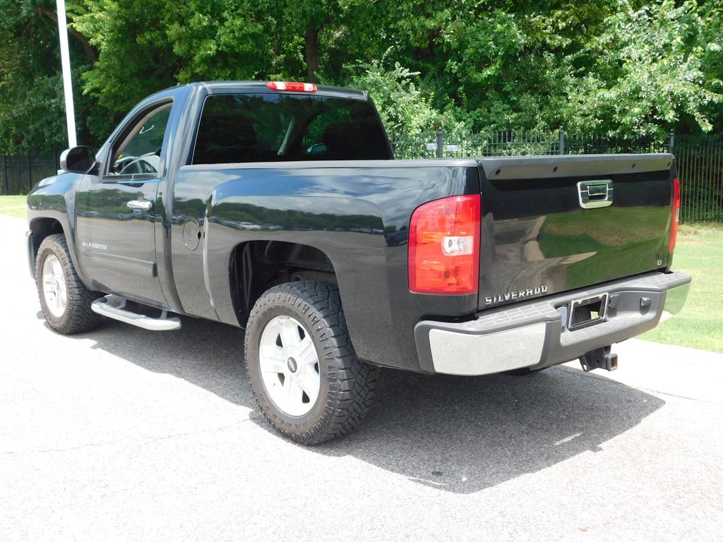 Thumbnail: 2013 Chevrolet Silverado 1500 - 3