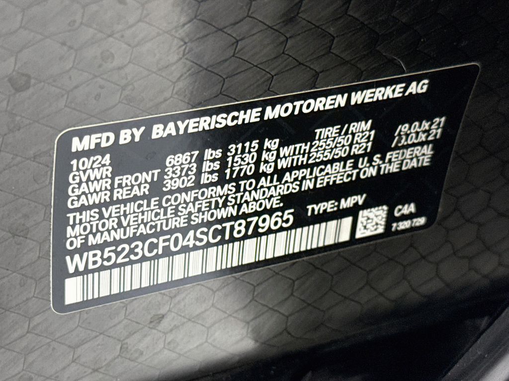 Certified Used 2025 Gray BMW xDrive50 image 33