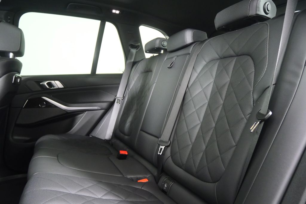 Thumbnail: 2025 BMW X5 - 16
