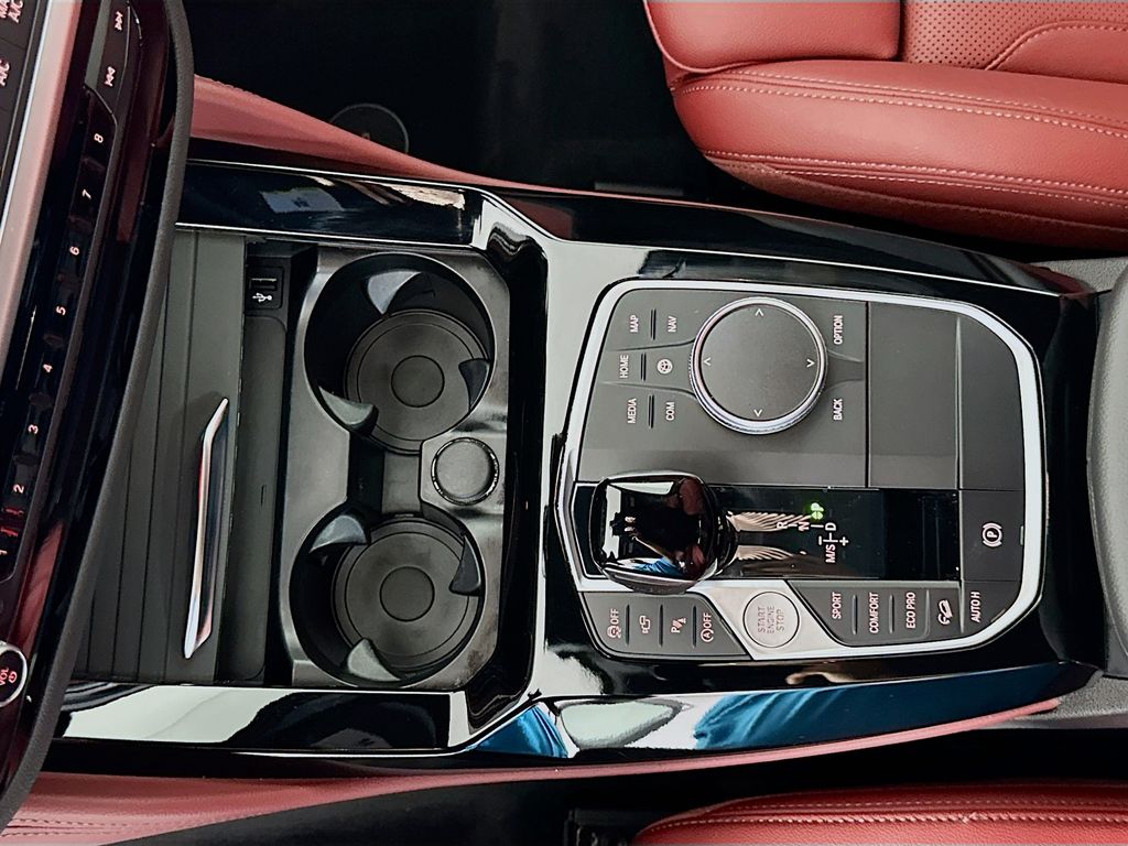 Thumbnail: 2025 BMW X4 - 17