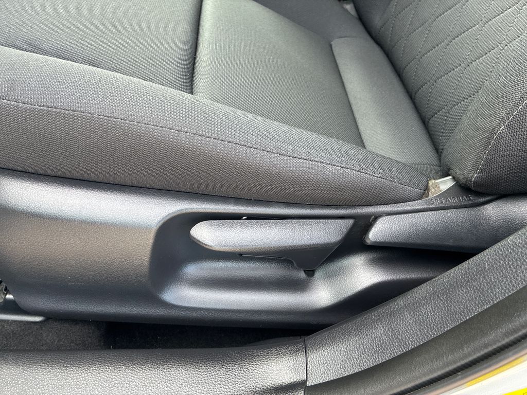 2023 Toyota Corolla LE - 10