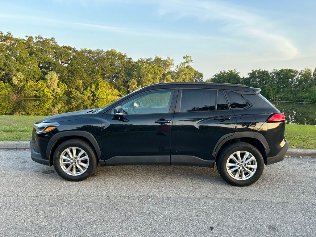 Thumbnail: 2022 Toyota Corolla Cross - 3