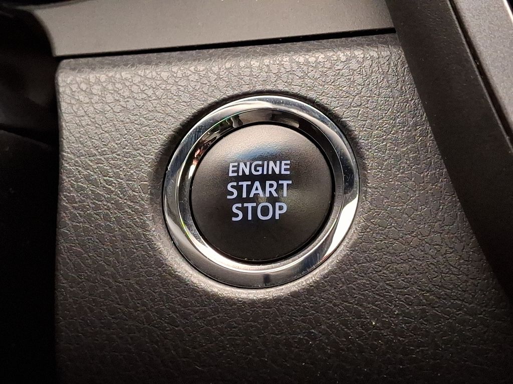 2019 Toyota Camry XLE 26