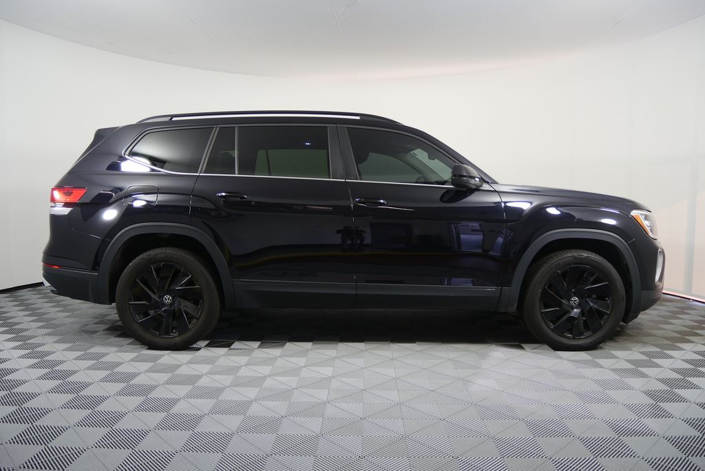 2024 Volkswagen Atlas SE 2