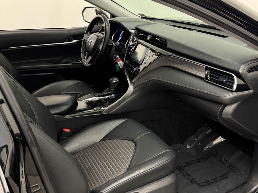2019 Toyota Camry SE 13