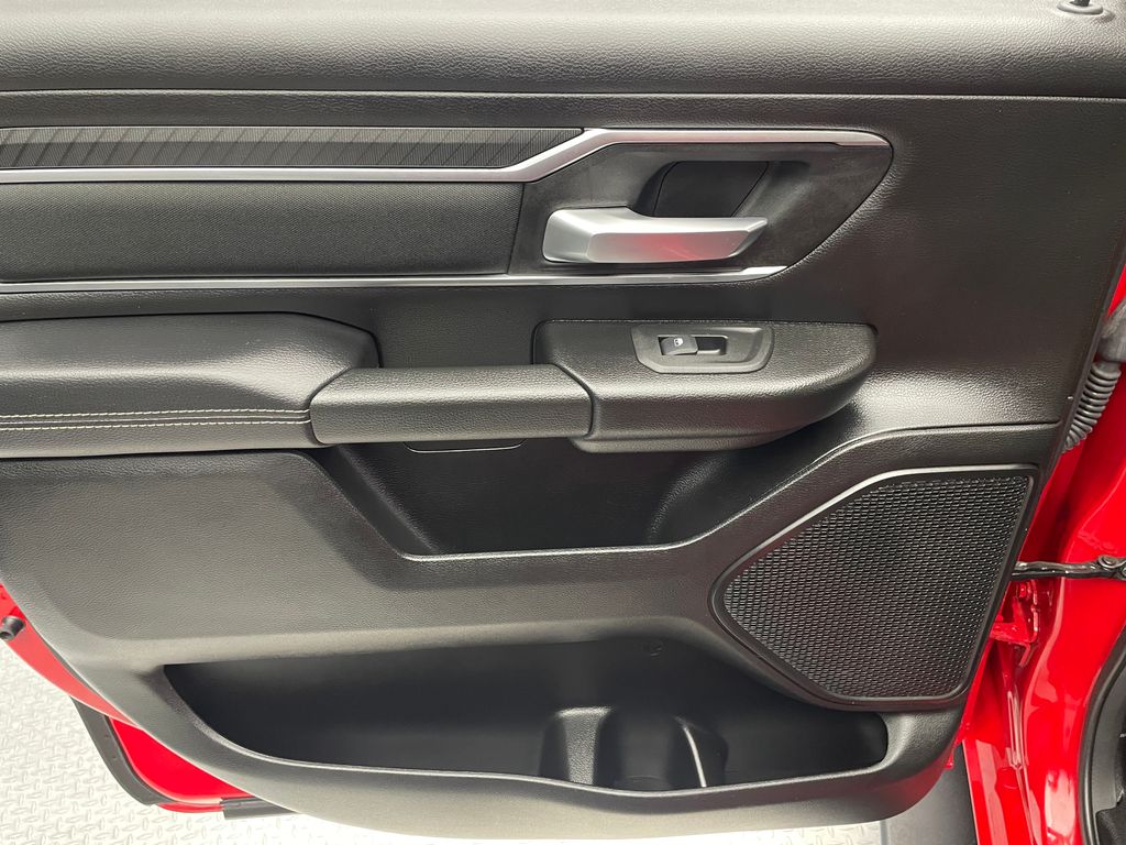 Thumbnail: 2025 RAM 1500 - 32