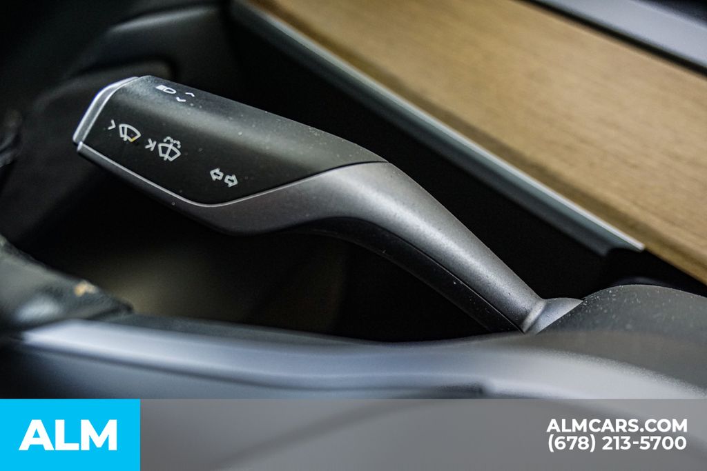 Used 2018  Tesla Long Range image 29